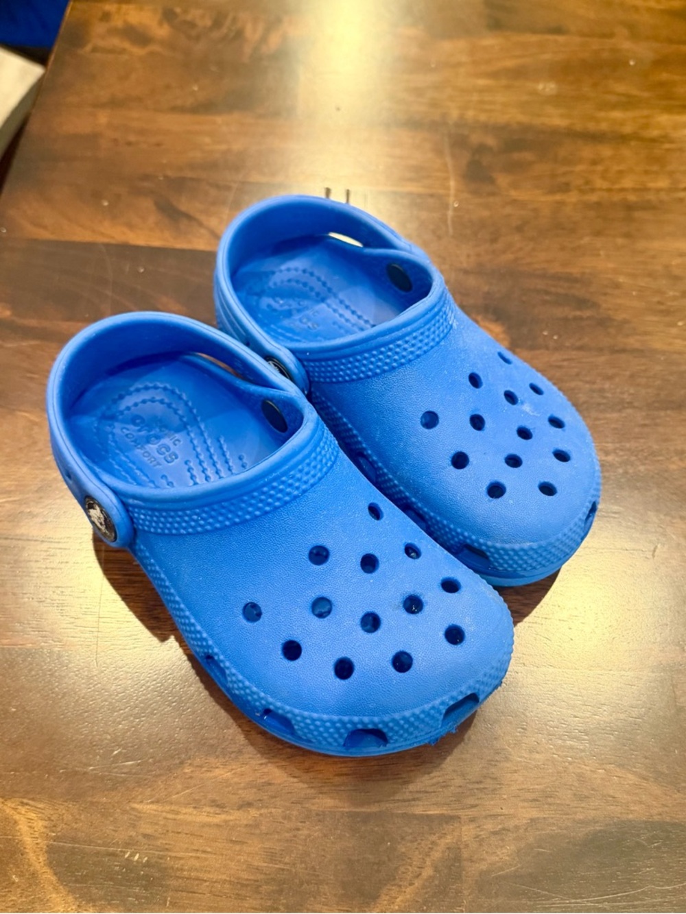 CROCS Kids Classic Clogs in Bright Blue